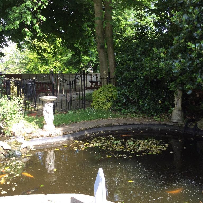 Briars Hall Hotel Burscough Экстерьер фото